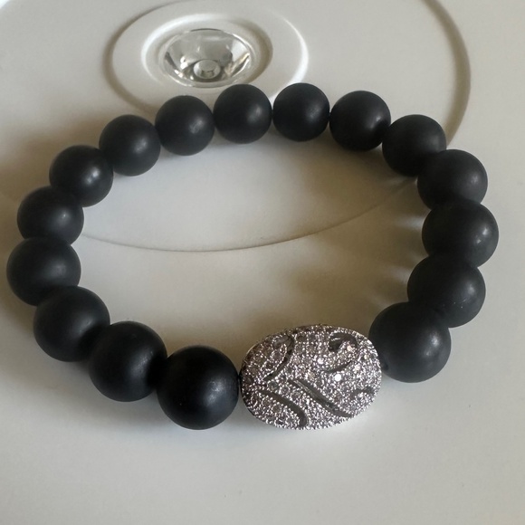 10mm Matte Onyx Stretch Bracelet with Pave Oval Filigree Spacer - Picture 6 of 6